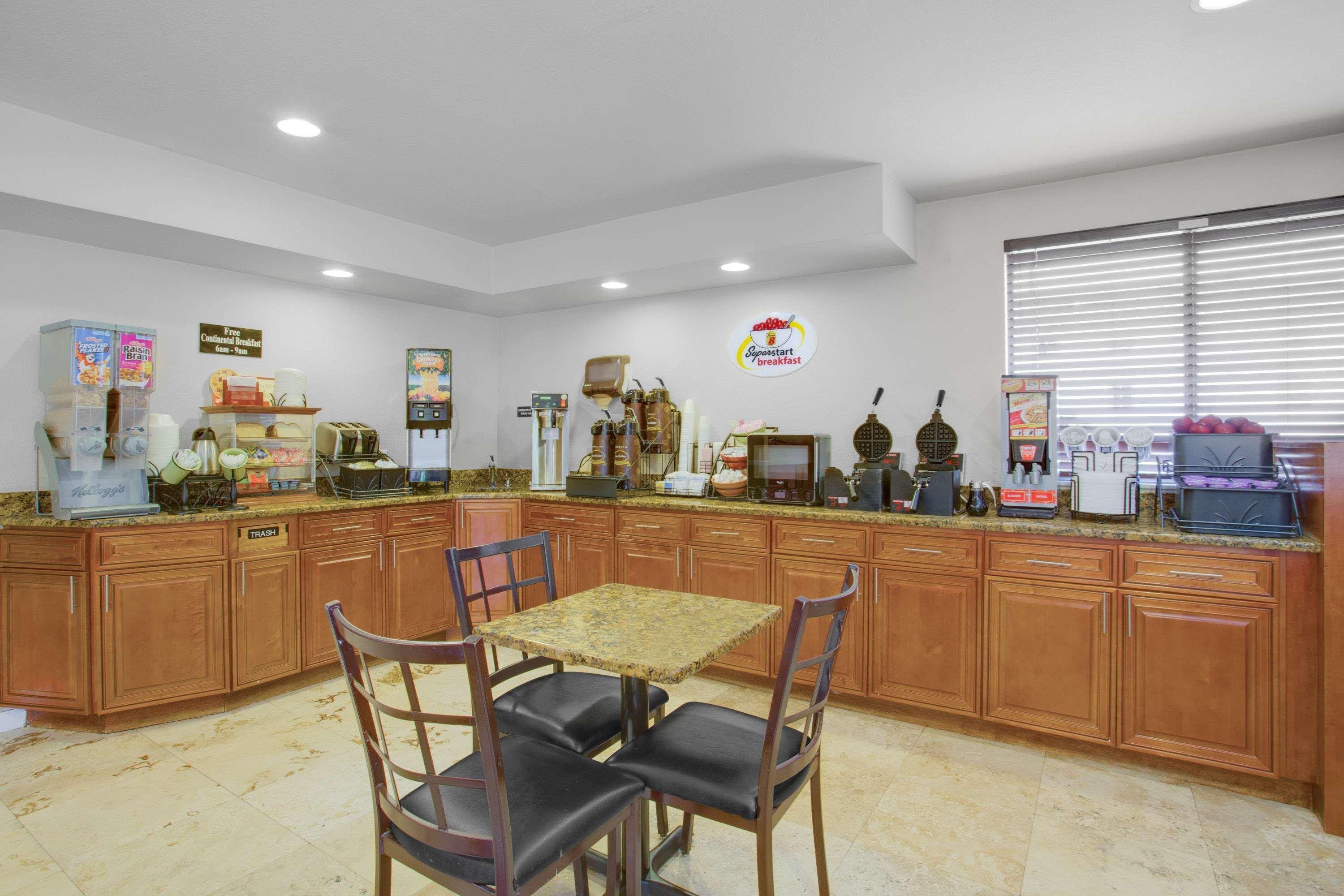 Super-8-Gainesville-I-75-Hospital-University-Area Ngoại thất bức ảnh