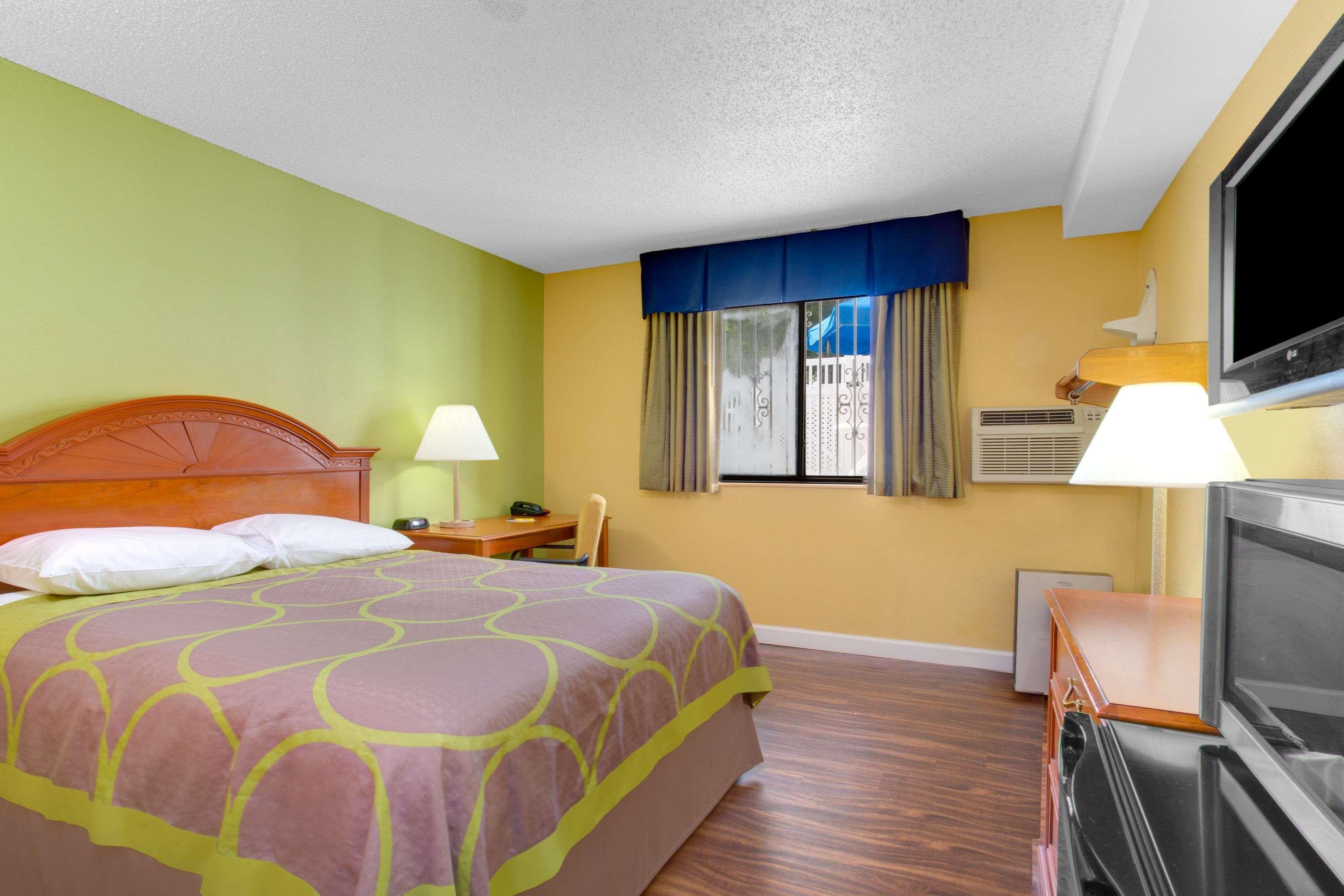 Super-8-Gainesville-I-75-Hospital-University-Area Ngoại thất bức ảnh