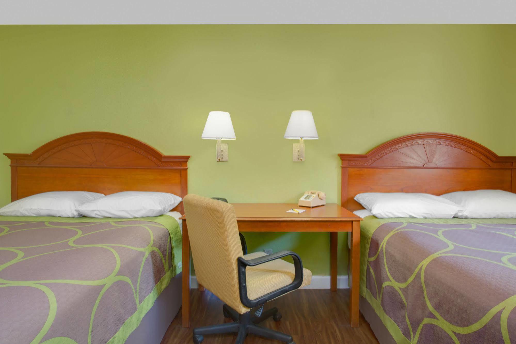 Super-8-Gainesville-I-75-Hospital-University-Area Ngoại thất bức ảnh