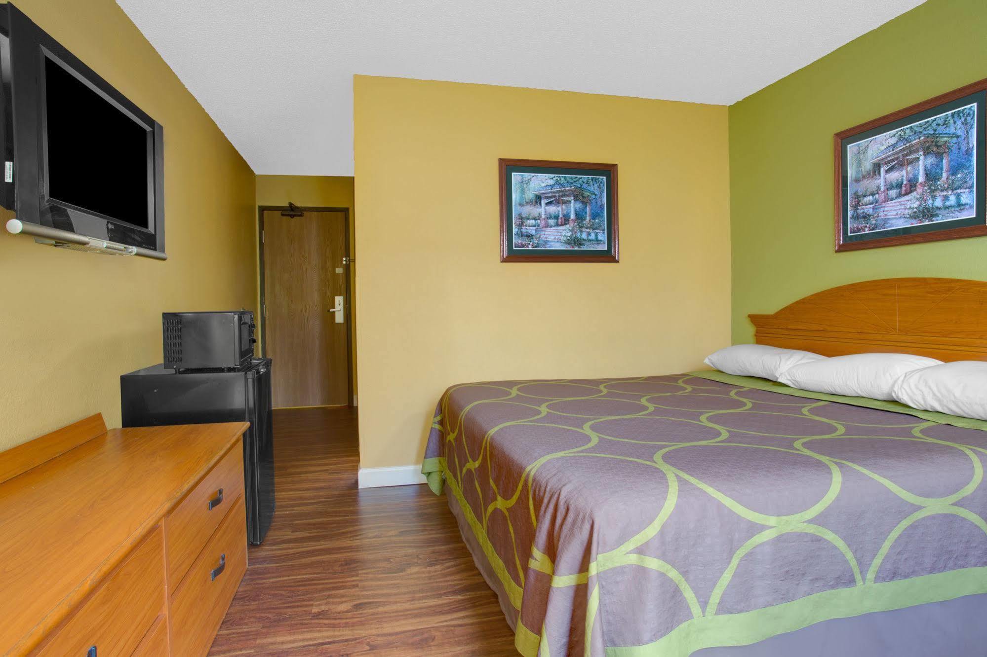 Super-8-Gainesville-I-75-Hospital-University-Area Ngoại thất bức ảnh